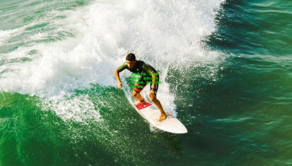 中超焦点战，吕文君一锤定音，海港1比0力克广州城，奥斯卡进球争议被吹